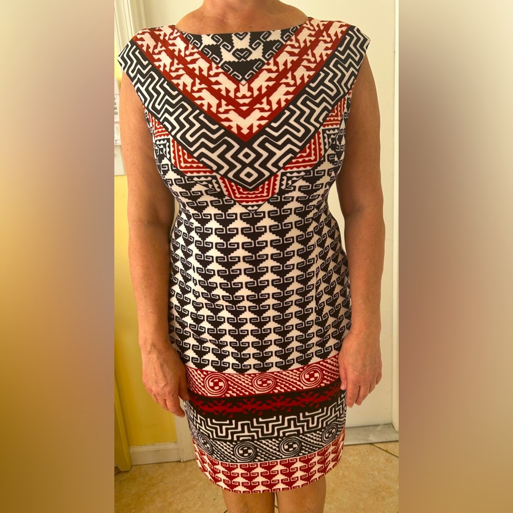 Women dress: MAGGY LONDON